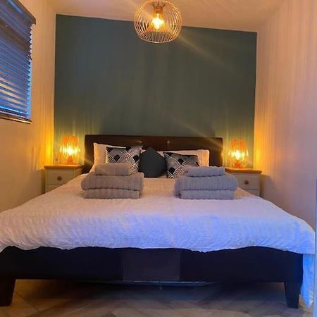Cozy Cabin With Modern Comforts Wootton  Esterno foto